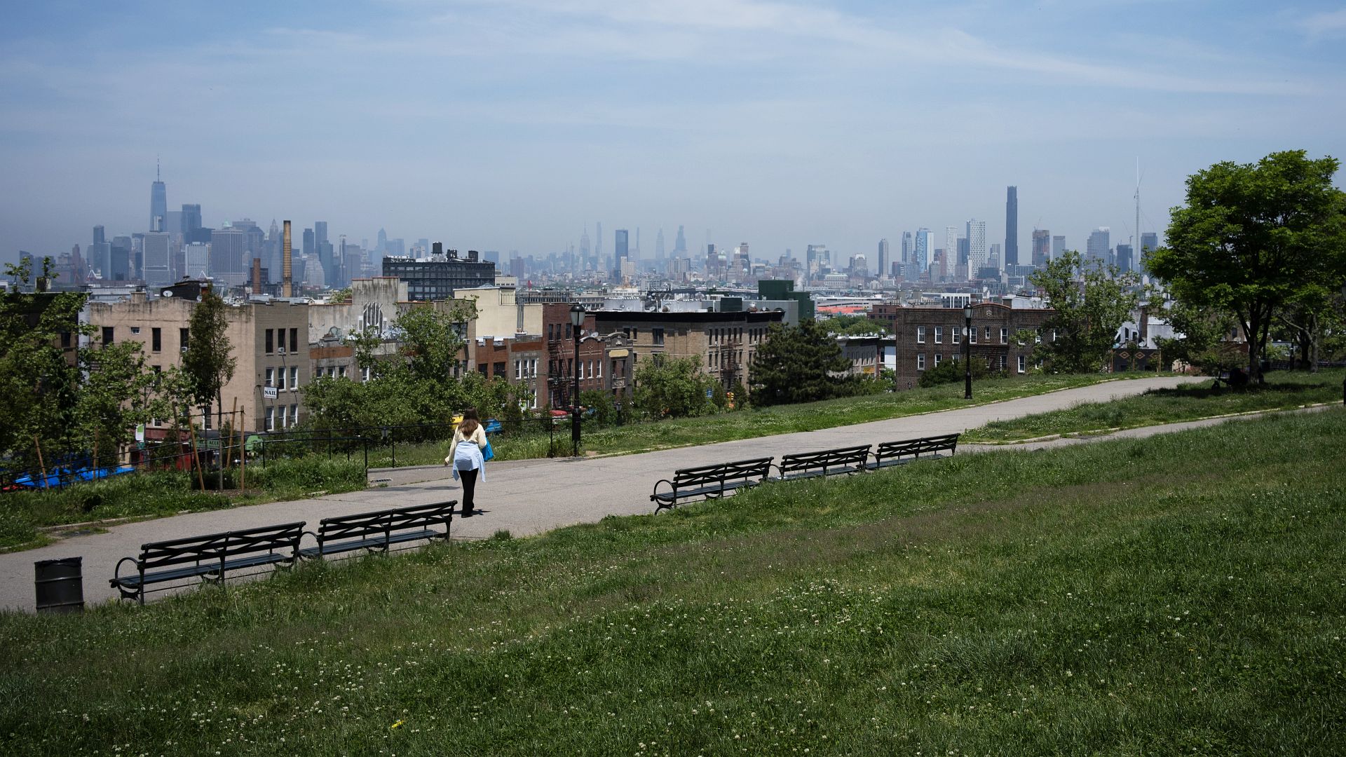 Blick von Manhattan aus dem Sunset Park in Südwesten Brooklyns